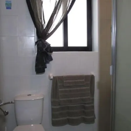 Spotless With Views Of St Thomas Bay Appartement