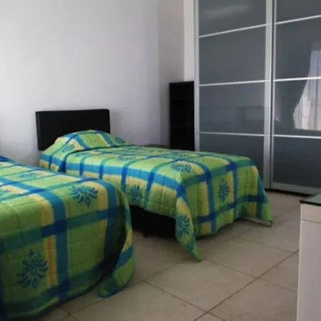 아파트 Spotless With Views Of St Thomas Bay 마르사스칼라