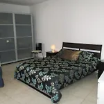 Spotless With Views Of St Thomas Bay *