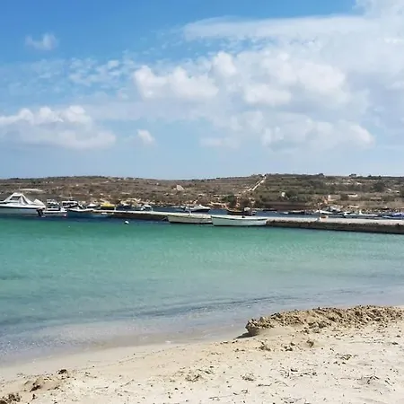 Spotless With Views Of St Thomas Bay Apartment *