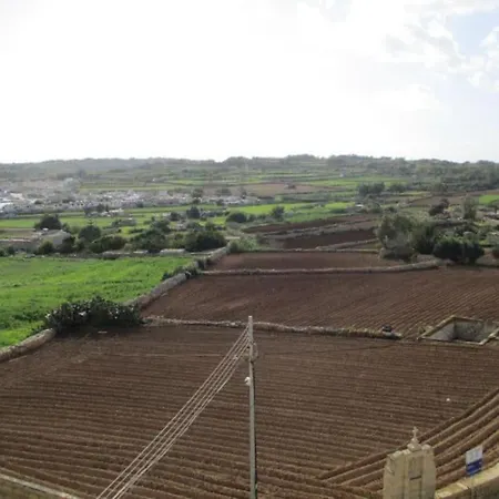 Apartment Spotless With Views Of St Thomas Bay Marsaskala