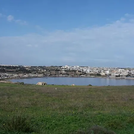 Spotless With Views Of St Thomas Bay