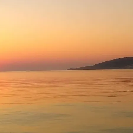 公寓 Spotless With Views Of St Thomas Bay *