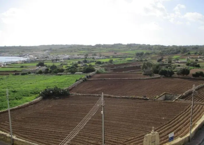 Apartment Spotless With Views Of St Thomas Bay Marsaskala