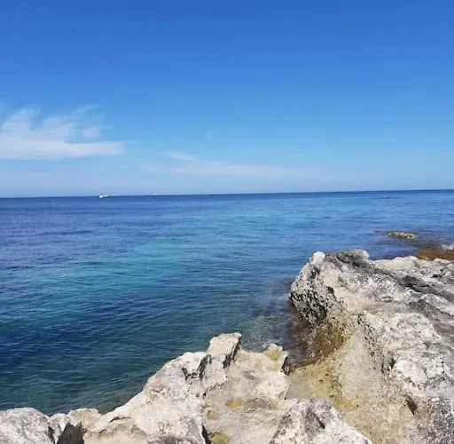 Apartment Spotless With Views Of St Thomas Bay Marsaskala