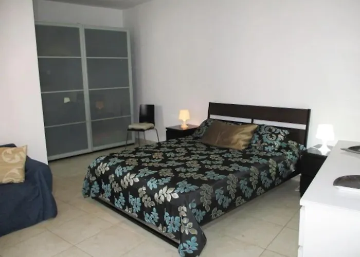 Spotless With Views Of St Thomas Bay *